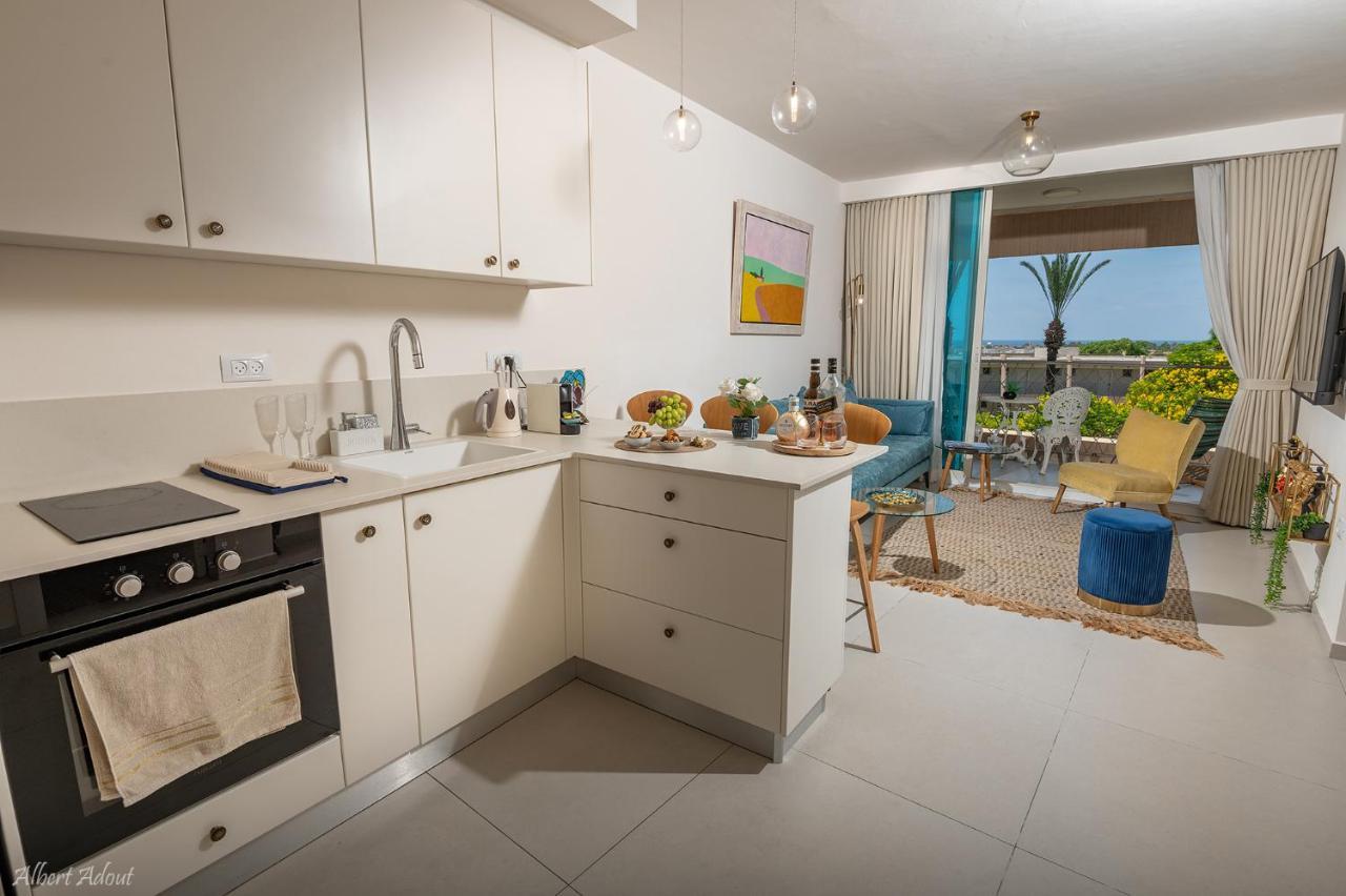 Mina'S Suites - קיסריה Ngoại thất bức ảnh