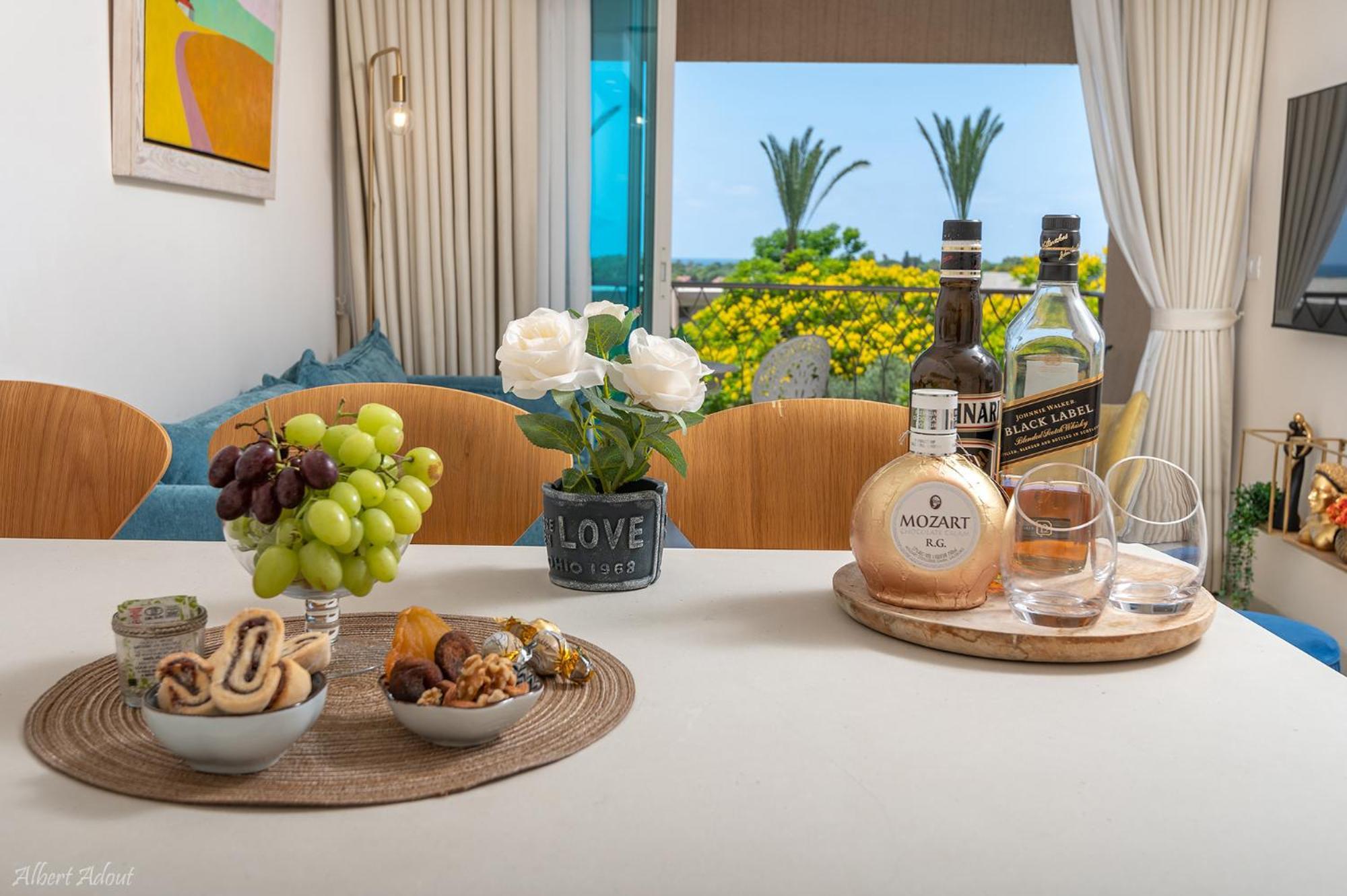 Mina'S Suites - קיסריה Ngoại thất bức ảnh